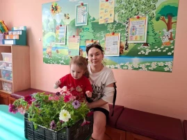 Трудовой десант родителей: акция «Красота спасет мир» Трудовой десант родителей: акция «Красота спасет мир».